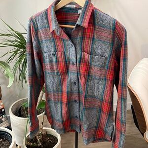 Toad and Co plaid flannel button down shirt 100% organic cotton.